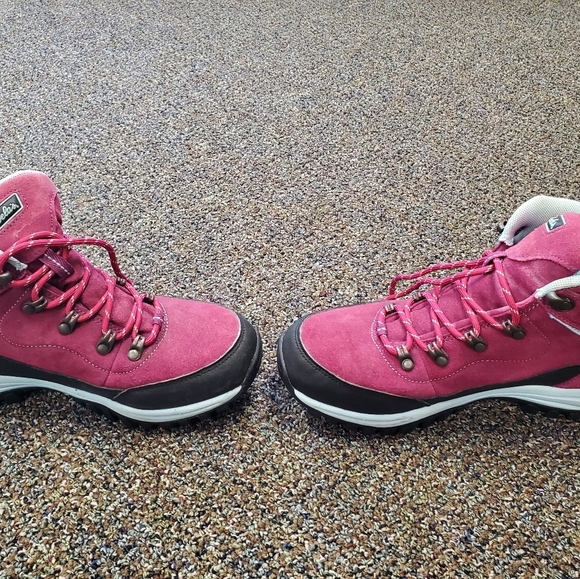 Brand new 8.5 women cabelas - Picture 3 of 9